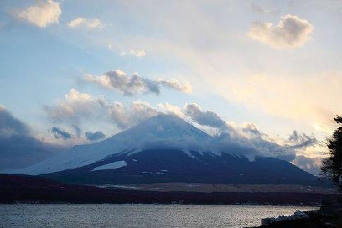 團隊日本出境旅遊的感想（團隊日本出境旅遊的感想怎麼(me)寫）