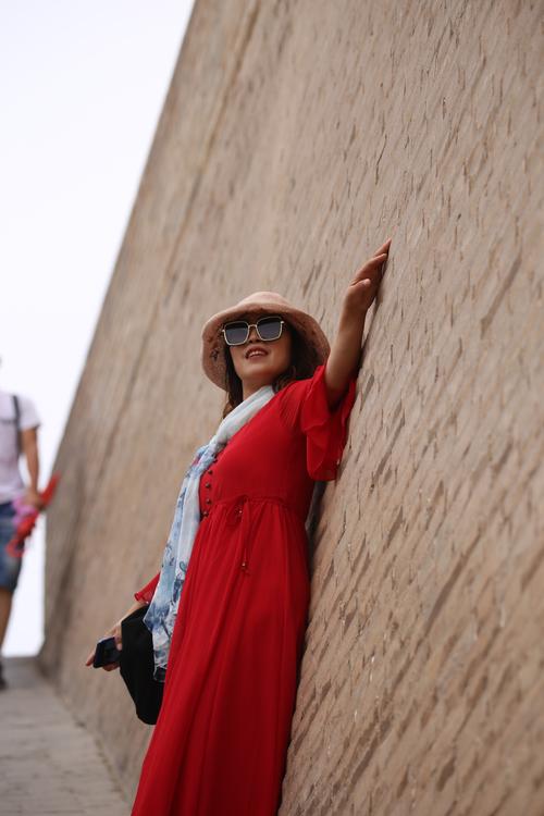 日本美女到嘉峪關旅遊照片,日本美女到嘉峪關旅遊照片真實