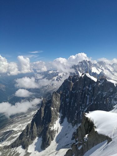 阿爾斯山脈法國(guó)旅遊,阿爾埤斯山脈