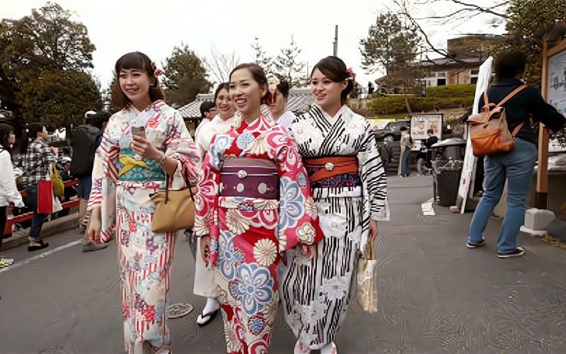 日本美女看中國(guó)上海旅遊,日本美女看中國(guó)上海旅遊視頻